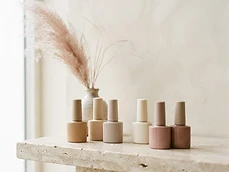 Oje Nude si Bej: Recomandari pentru Manichiura Minimalista - articol blog manichiura profesionala