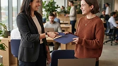 Team lead welcoming a new employee on the first day