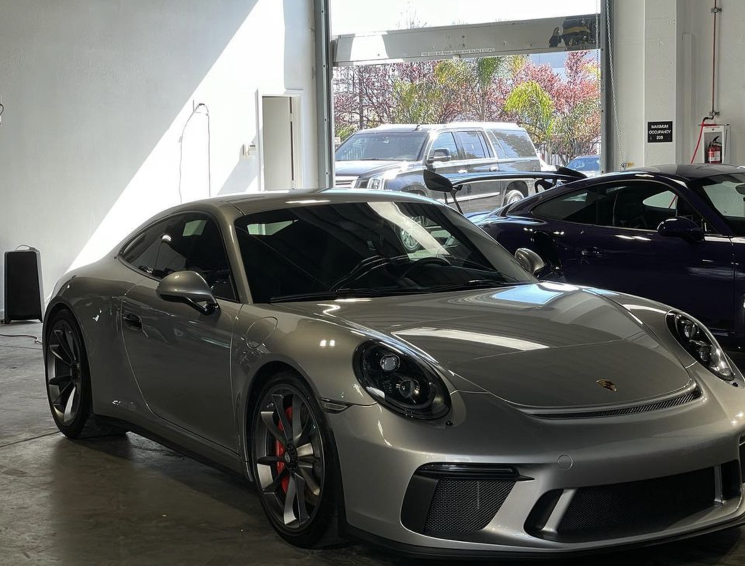 Silver Porsche 911 GT3