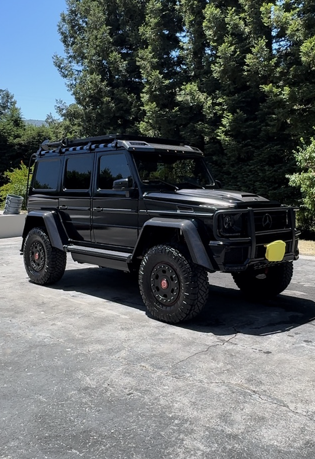 Black Mercedes-Benz G-Wagon