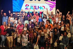 Foto coletiva no Cineteatro 2 de Julho