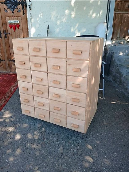 Tannenholz Schubladenmöbel – Bild 1