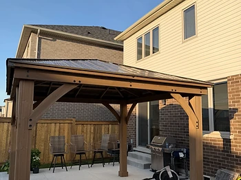Yardistry 12×12 gazebo installed on concrete in Fergus, Ontario — photo 3