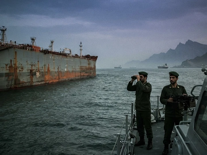 Iran Threatens Gulf Oil Route Closure — Iran oil route trending news