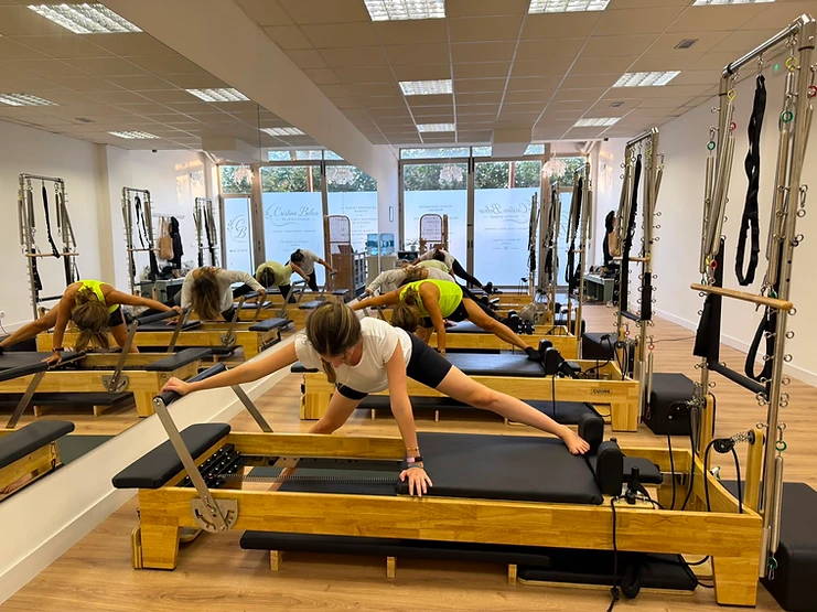 Clases de Pilates Reformer en Baiona con máquina Reformer