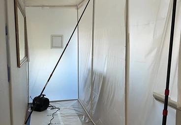 Containment tunnel with air movers