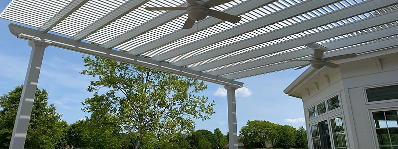 5 Benefits of a Louvered Pergola for Year-Round Outdoor Living