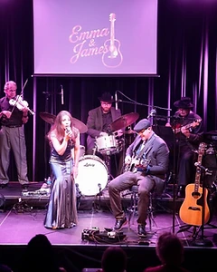 Emma & James full band on stage