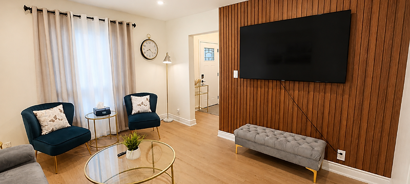 Niagara Luxe Retreat living space