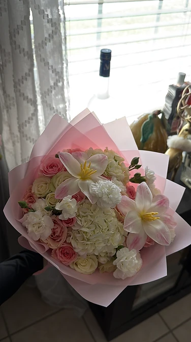 Anonymous Mini Bouquet design inspiration