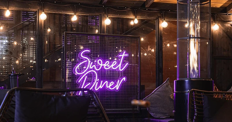 Sweet Diner shisha garden at night
