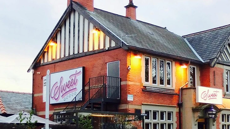 Best diner exterior in Manchester at twilight