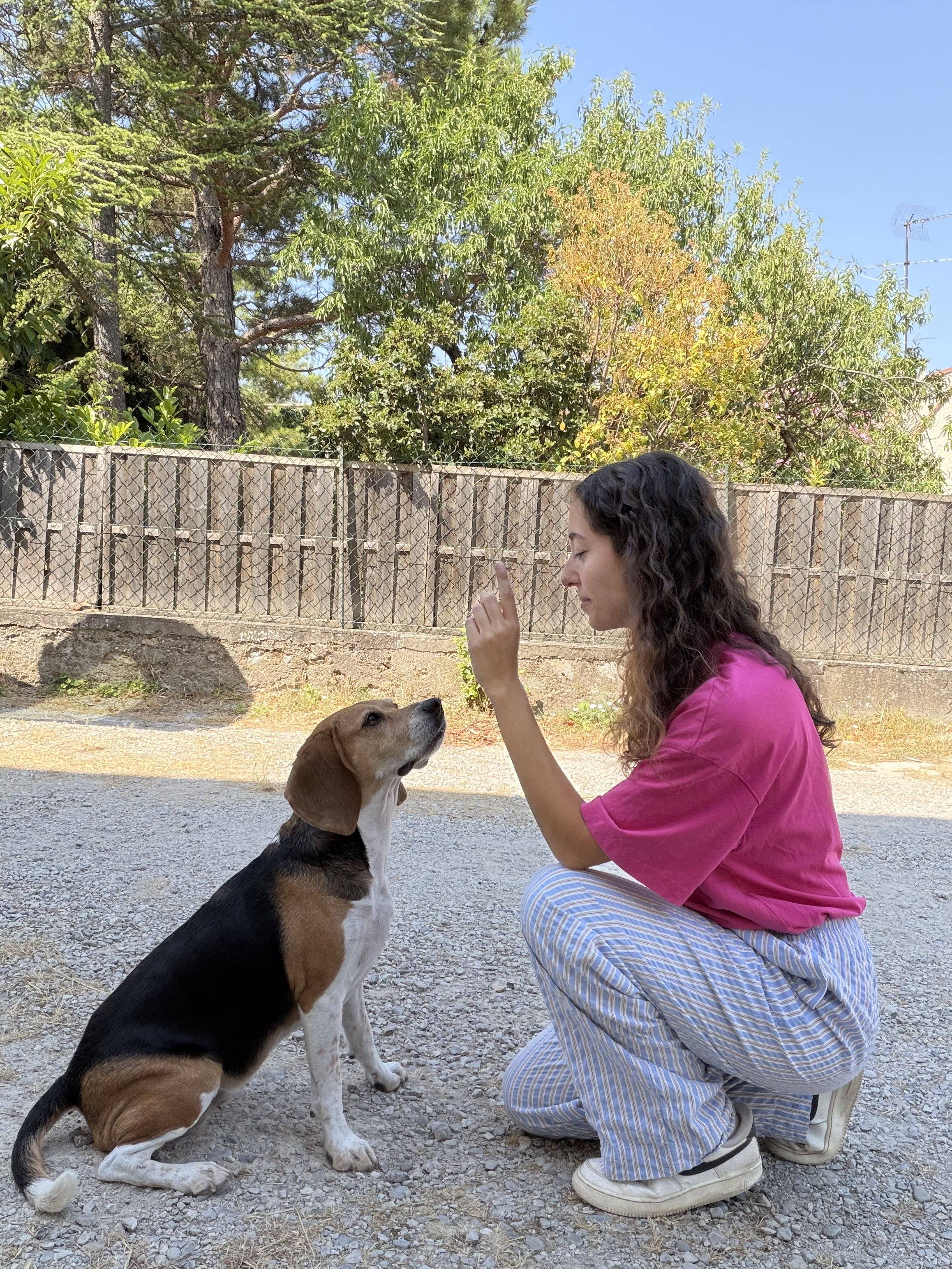 Clara avec son chien — éducatrice canine Poppy Dogs