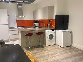 4-Bed Flat, Finsbury Park
