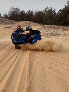 Quads dans les dunes du Lac Rose