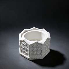 Crowned Octagonal Pot