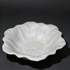 Scalloped Flower Trinket Dish