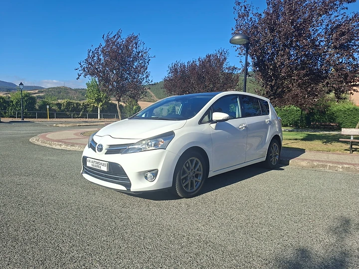 Toyota VERSO — foto 1