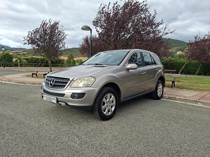 Mercedes ML — foto 1