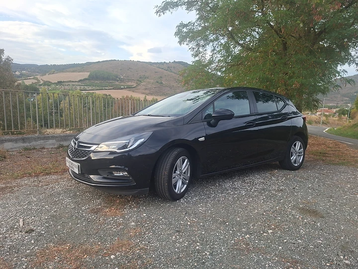 Opel ASTRA — foto 1