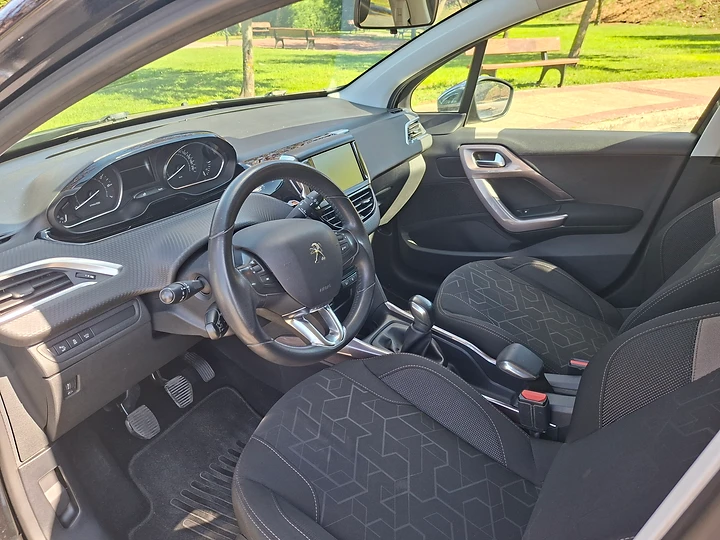 Peugeot 2008 1.2thp — foto 1