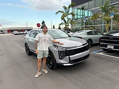 Cris O. with their Kia Sportage