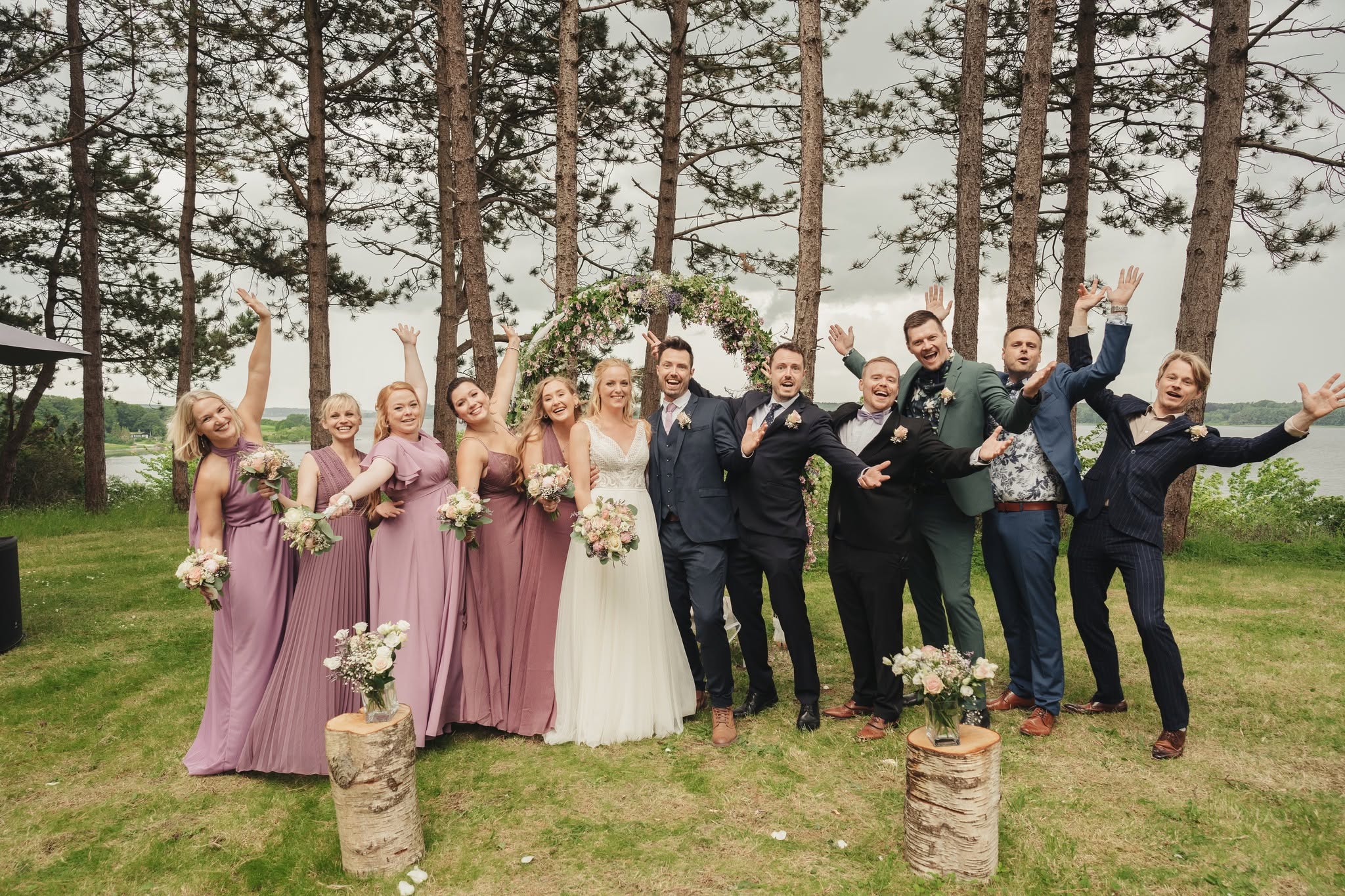 Vielsesbue i skovlysning