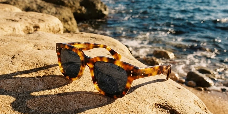The Coastal Defense: Understanding UV400, Polarization, and Ocular Health