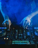 DJs