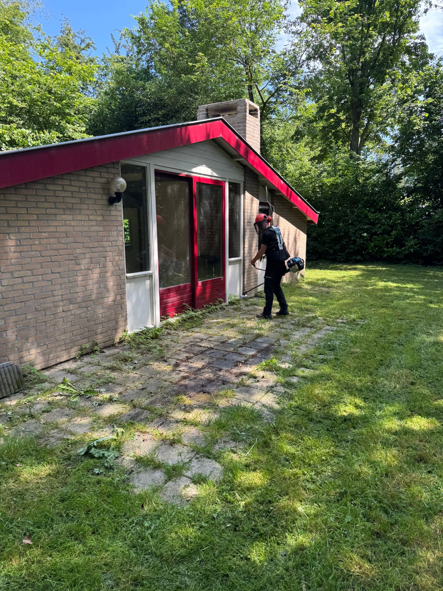 Onkruidbestrijding met rugspuit