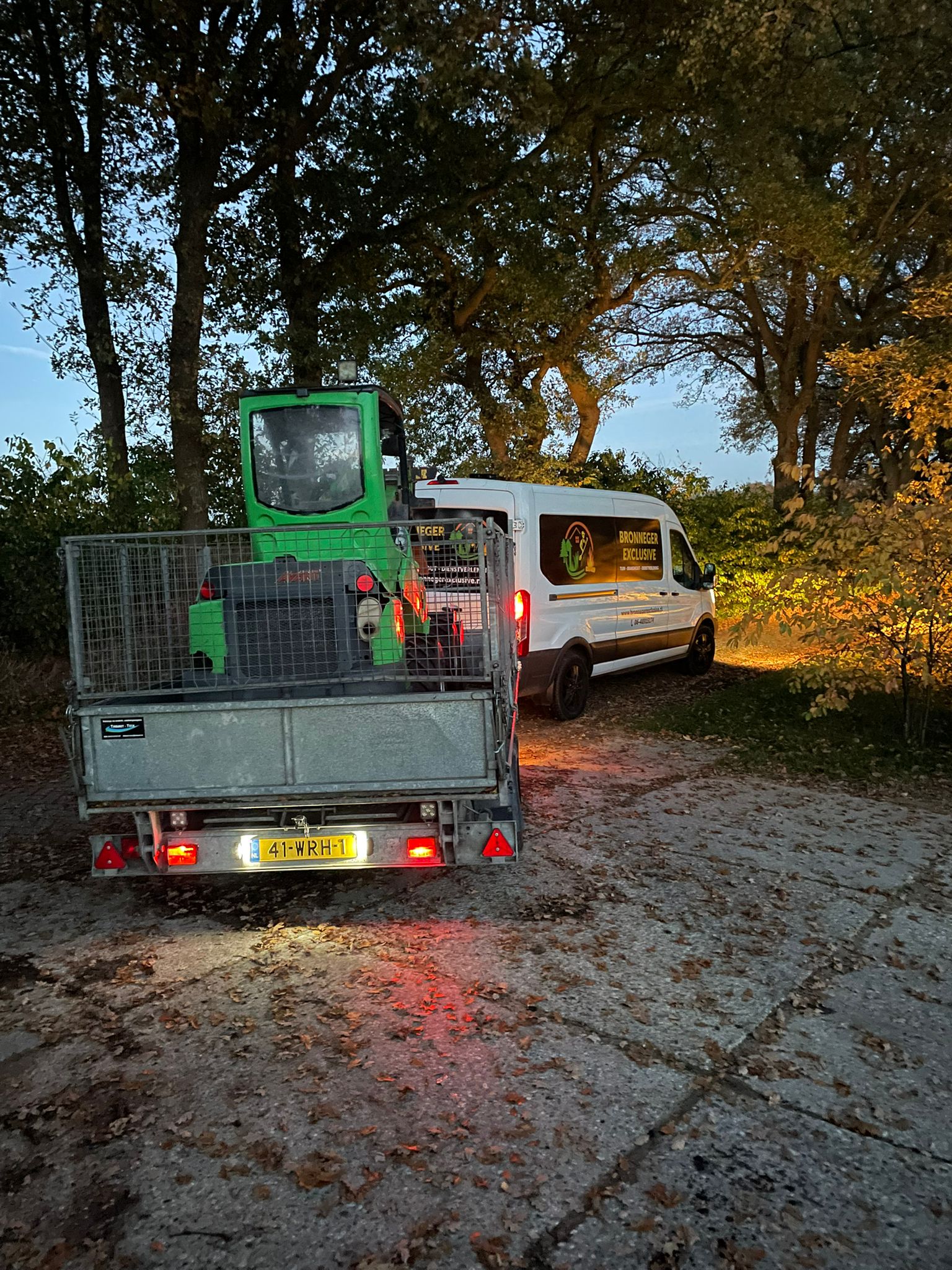 Bronneger Exclusive bus en trekker op locatie