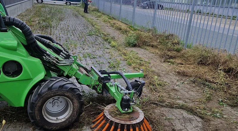 Bedrijventerreinonderhoud door Bronneger Exclusive in Drenthe en Groningen