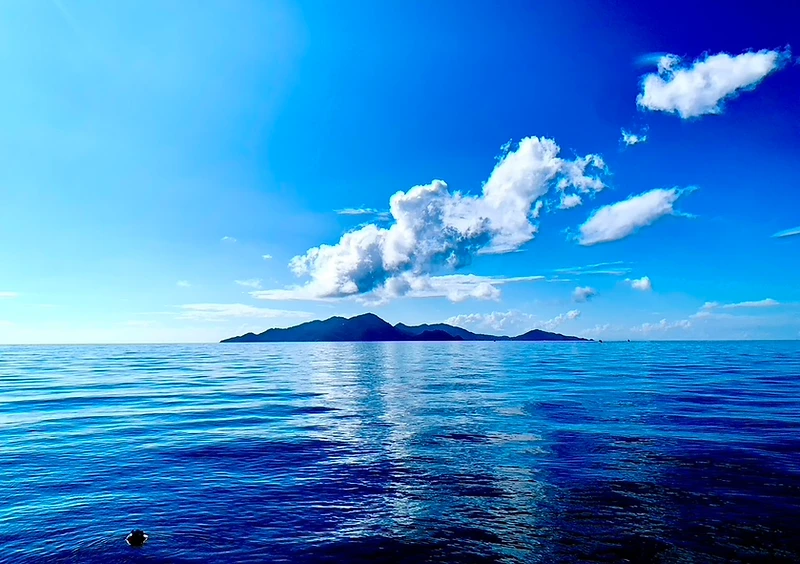 Ocean and island near Koh Tao, Thailand