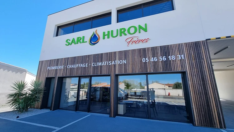 Locaux de la SARL Huron Frères — zone industrielle des Bonneveaux, Saint-Vivien