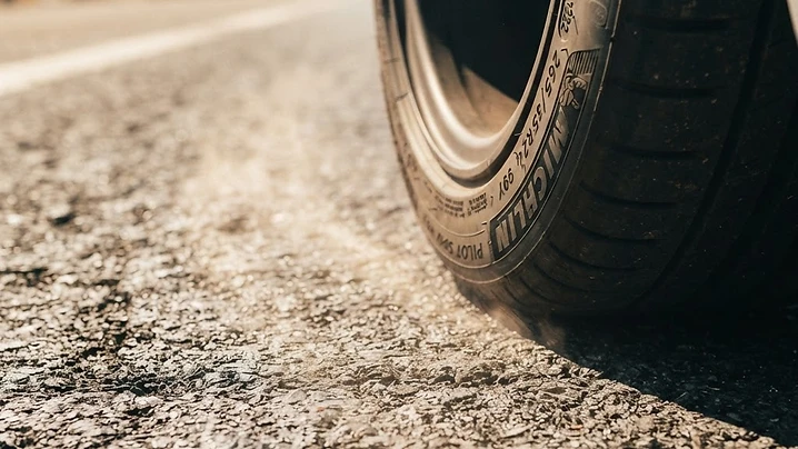 The 10-Degree Rule: Managing Tire Pressure and Failure Risk in Summer Heat