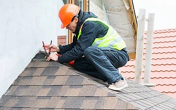 Roof Repair vs Roof Replacement: How to Choose the Right Solution