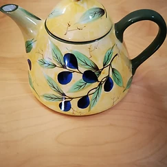 Used Teapot in Vancouver
