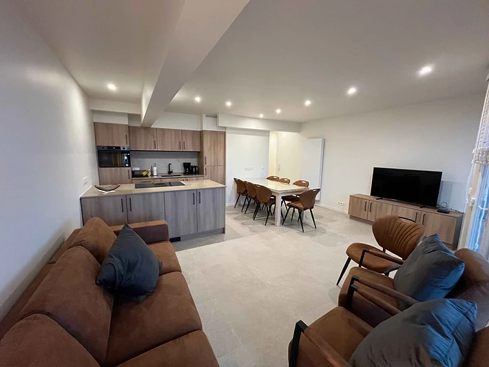 Living room & open kitchen