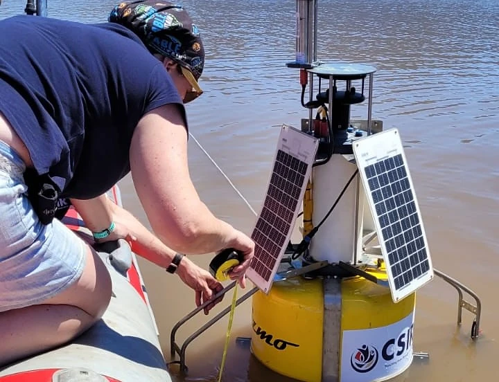 CSIR deploys Africa’s only hyperspectral radiometric buoy in Theewaterskloof Dam.