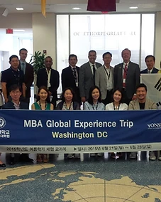 GWSB Welcomes Students from Yonsei University