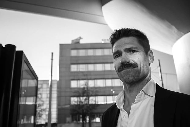 Corporate Portraits — frame 4