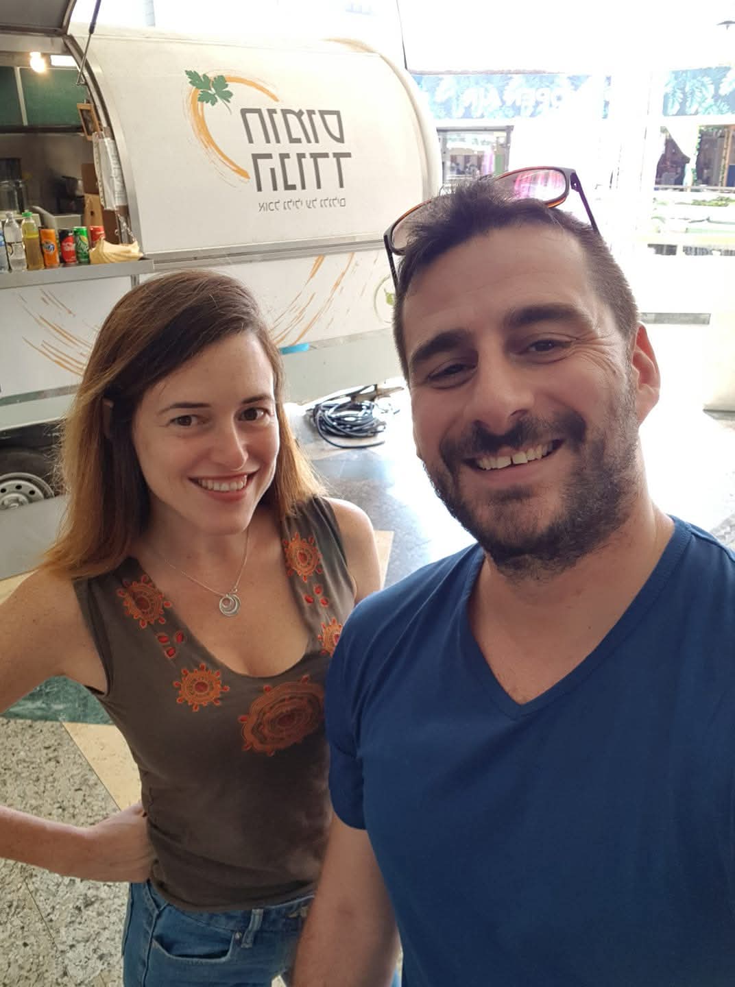 מאחורי הקלעים