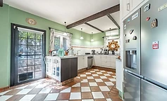 Kitchen details and natural light