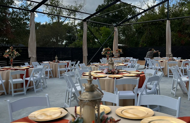 The outdoor courtyard at Château du Sanctuaire
