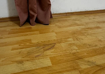 Parkett vor der Reinigung – verschmutzt