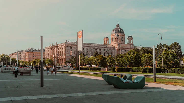 Maria-Theresien-Platz beim Museumsquartier, Neubau Wien