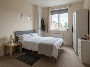 Contemporary 3-bed House in Inkersall