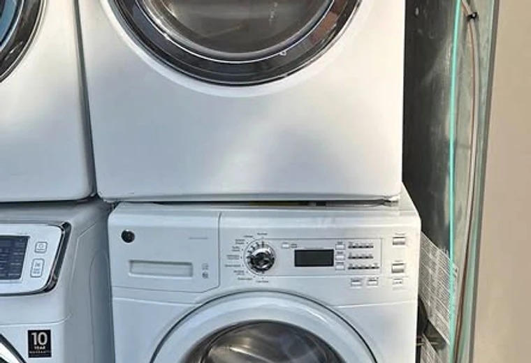 GE GFW400SCM1WW / GFDS140ED0WW Washers & Dryers in Used - Good condition at Mann Appliances Atlanta