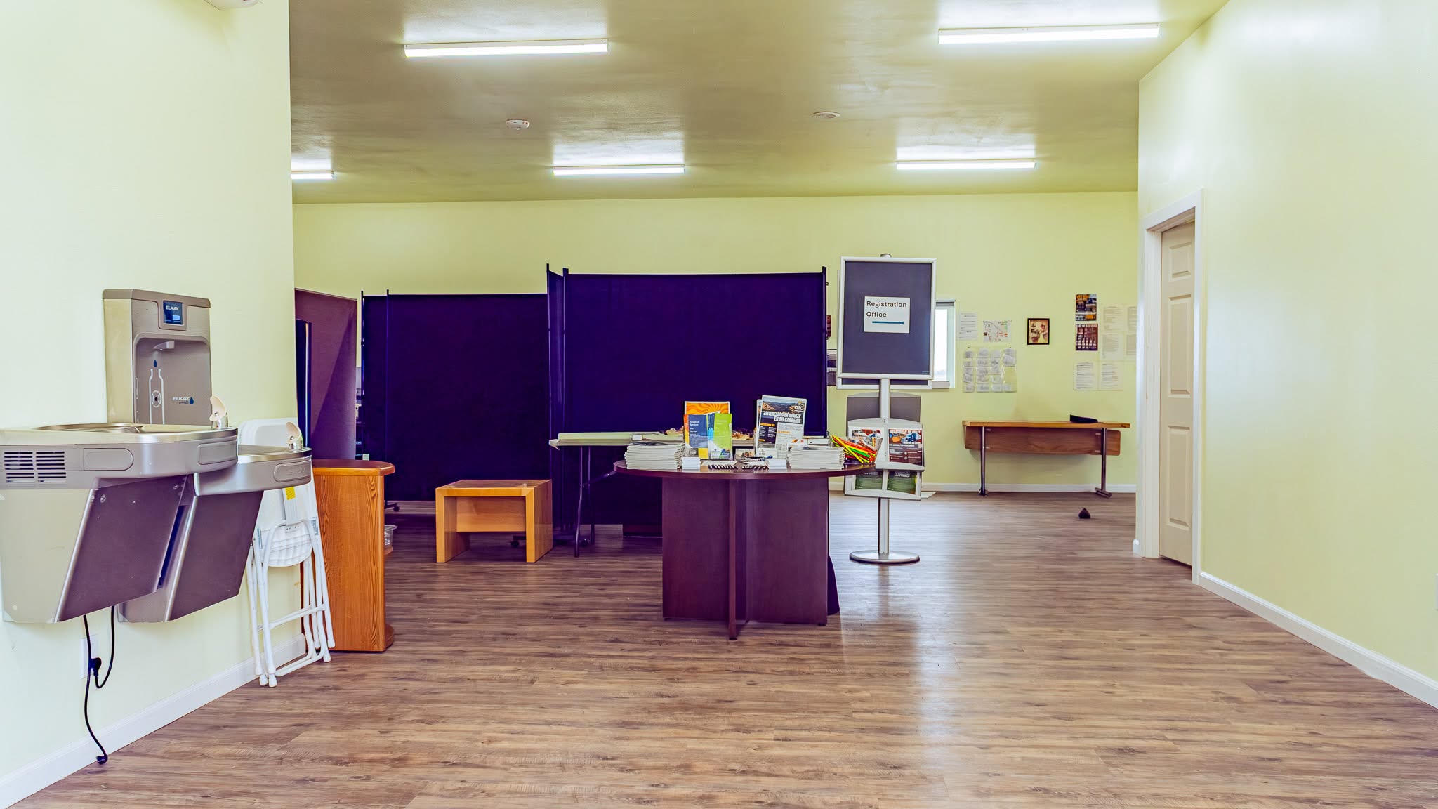 Sunnyside CDL School student registration lobby