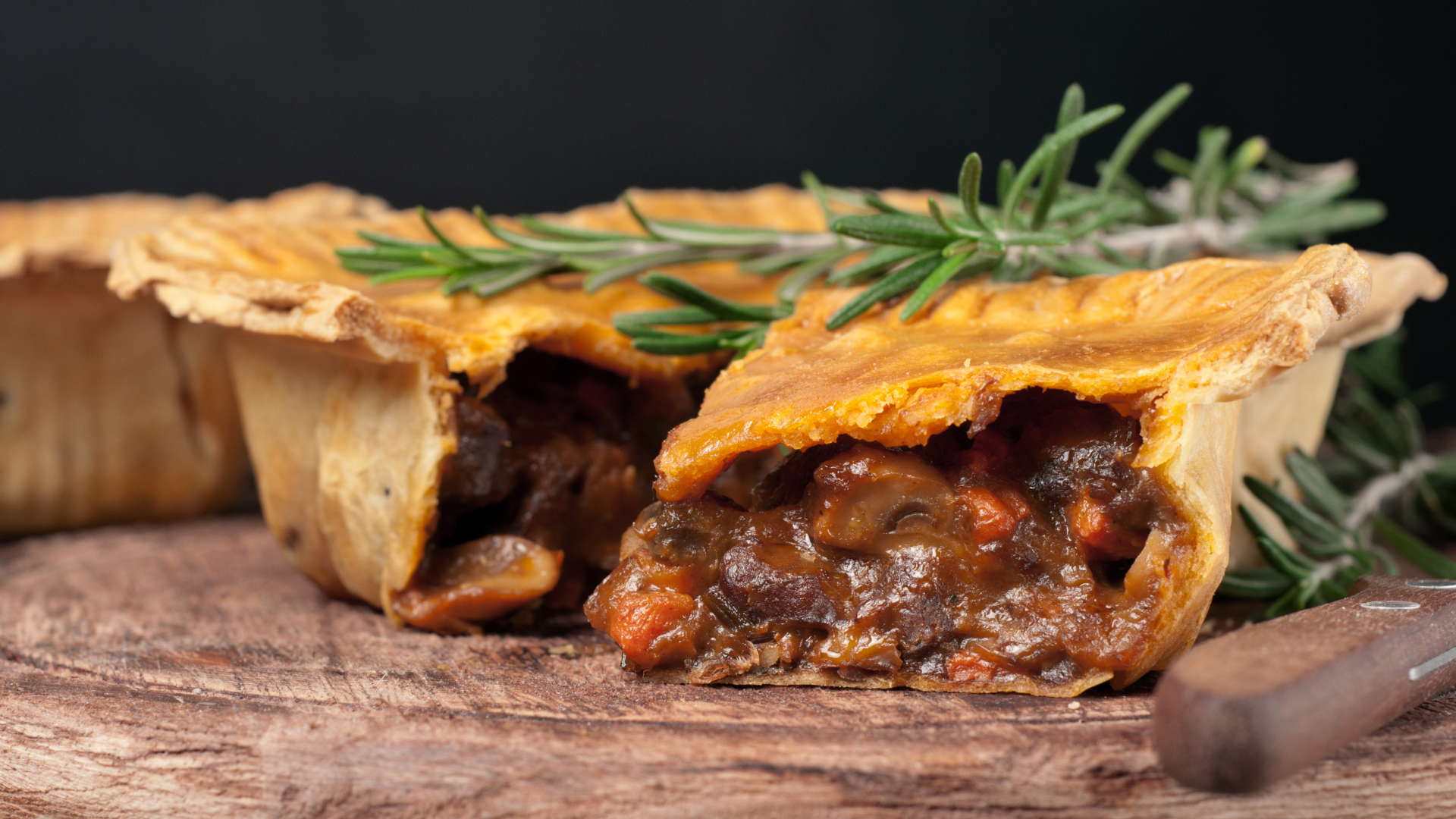 What Food Buyers Really Look for in a Convenience Food Supplier